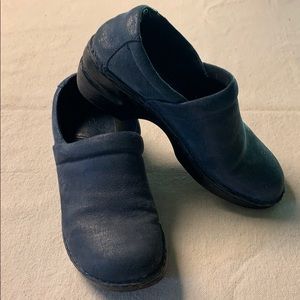 Blue Leather 11w BOC clogs shoes